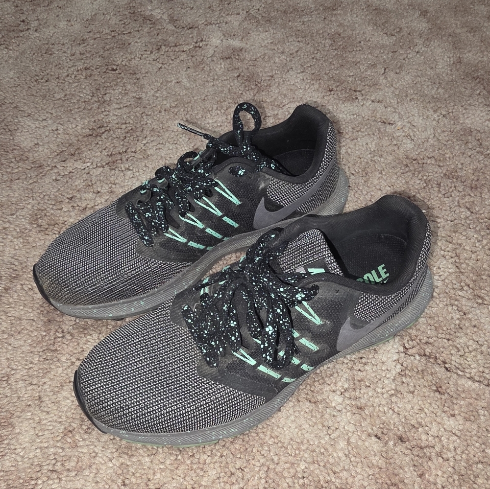 Nike Black and Mint Running Shoes